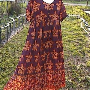 Short Sleeve Turtle Summer Maxi Dress Size: 6